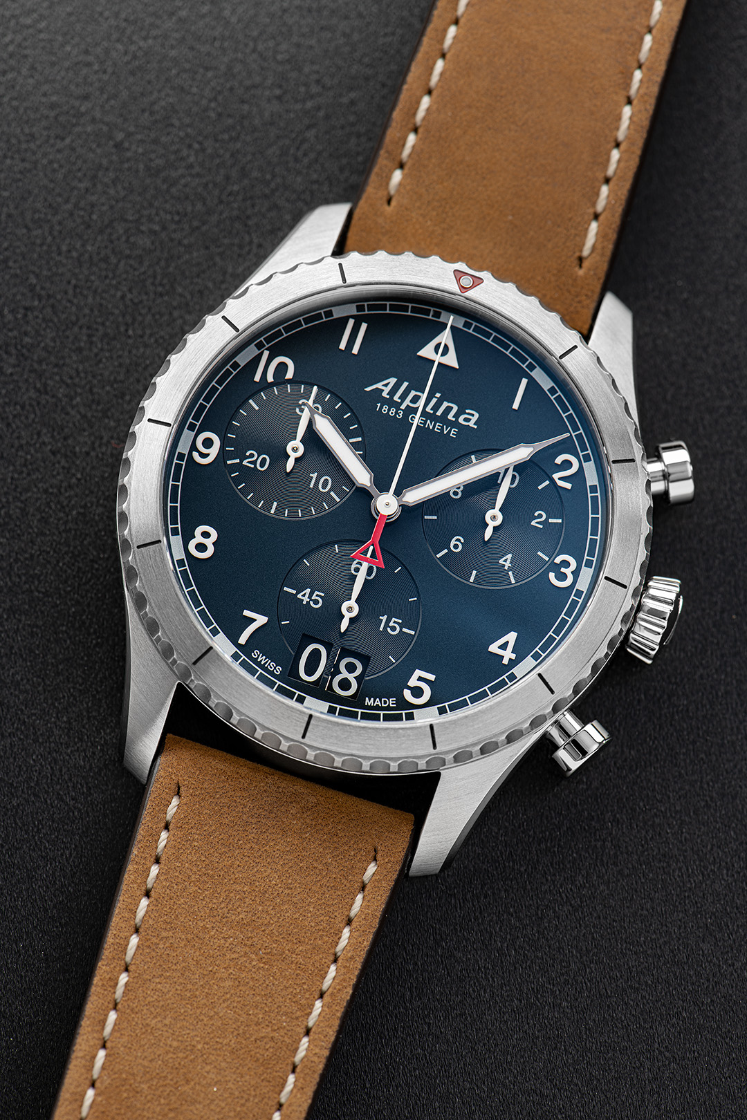 2022_Alpina_AL-372NW4S26_Startimer_Quartz_Chronograph_Big_Date_Detail_1_Photo©Eric_Rossier_SD
