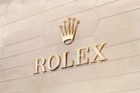 rolex-keep-exploring-discover-rolex-shoot_shop_geneva_retail_campaign_logo_pub-2-iso_01_portrait